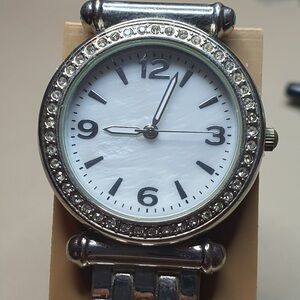 🦋10/$20🦋 FMDFM3050 Silver/MOP Rhinestone Stainless Steel Women's Watch